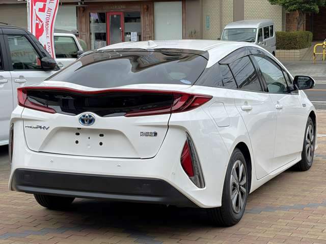トヨタ プリウスＰＨＶ １．８ Ａ プレミアム H29年 (九州・沖縄) 99