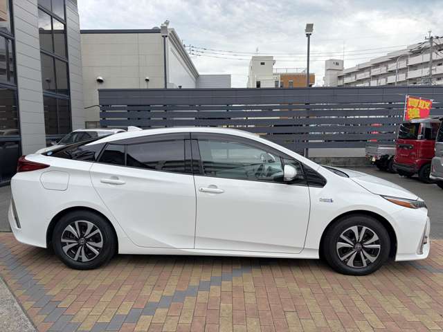 トヨタ プリウスＰＨＶ １．８ Ａ プレミアム H29年 (九州・沖縄) 99