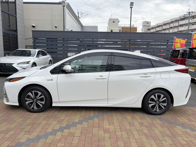 トヨタ プリウスＰＨＶ １．８ Ａ プレミアム H29年 (九州・沖縄) 99