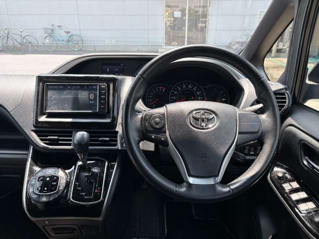 トヨタ ヴォクシー ２．０ ＺＳ 煌ＩＩ R1年 (近畿) 99
