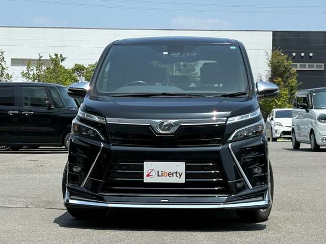 トヨタ ヴォクシー ２．０ ＺＳ 煌ＩＩ R1年 (近畿) 99