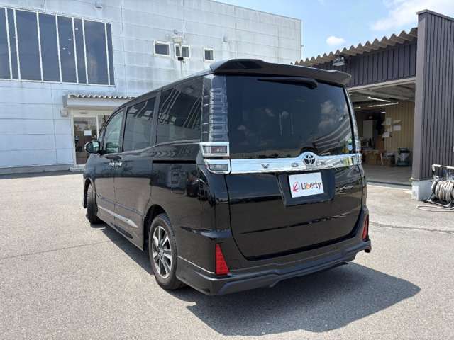 トヨタ ヴォクシー ２．０ ＺＳ 煌ＩＩ R1年 (近畿) 99