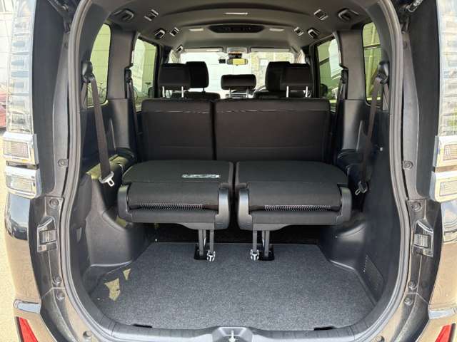 トヨタ ヴォクシー ２．０ ＺＳ 煌ＩＩ R1年 (近畿) 99