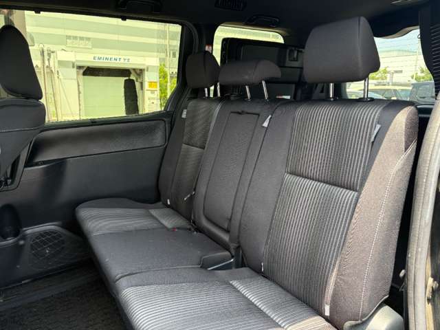 トヨタ ヴォクシー ２．０ ＺＳ 煌ＩＩ R1年 (近畿) 99