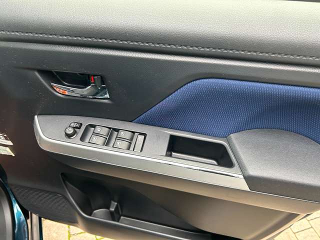 スバル ジャスティ １．０ カスタムＲ スマートアシスト ４ＷＤ H29年 (関東) 99