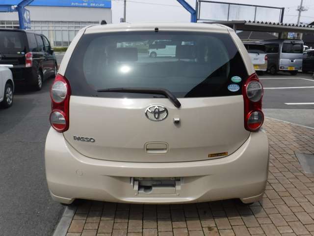 トヨタ パッソ １．０ Ｘ クツロギ H25年 (関東) 99