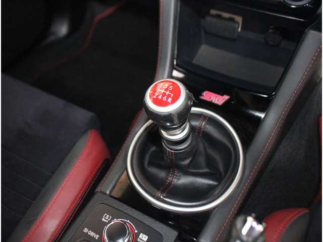 スバル ＷＲＸ　ＳＴＩ ＳＴＩ ２．０ タイプＳ ４ＷＤ H29年 (関東) 99