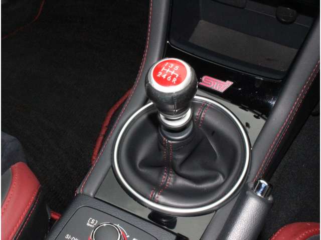スバル ＷＲＸ　ＳＴＩ ＳＴＩ ２．０ タイプＳ ４ＷＤ H30年 (関東) 99
