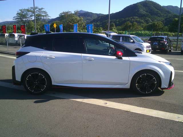 日産 ノートオーラ １．２ ＮＩＳＭＯ チューンド Ｅ－ＰＯＷＥＲ ４ＷＤ R7年 (関東) 99