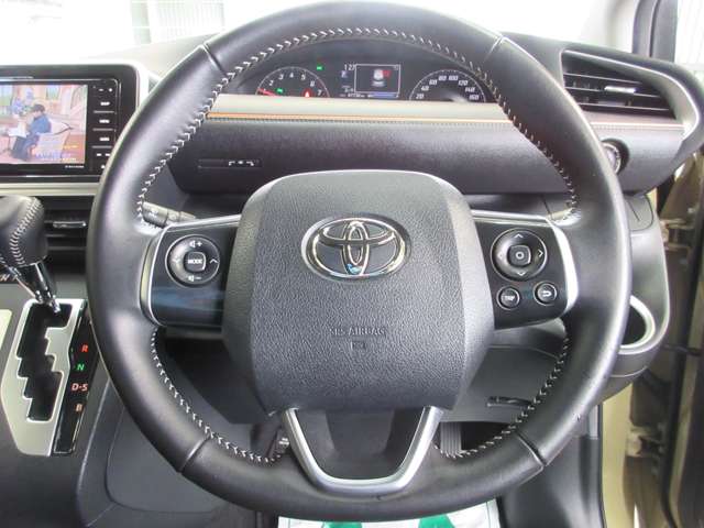 トヨタ シエンタ １．５ Ｇ クエロ ４ＷＤ R4年 (甲信越・北陸) 99