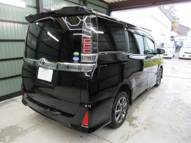 トヨタ ヴォクシー ２．０ ＺＳ 煌ＩＩ ４ＷＤ R1年 (甲信越・北陸) 99