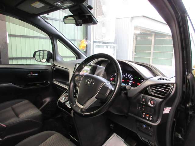 トヨタ ヴォクシー ２．０ ＺＳ 煌ＩＩ ４ＷＤ R1年 (甲信越・北陸) 99