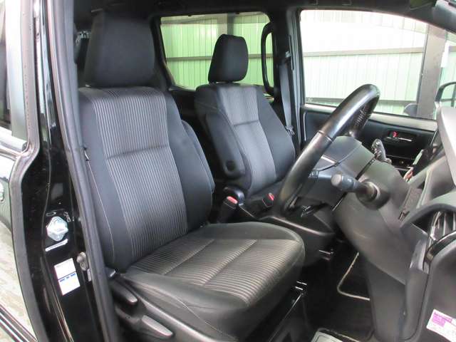 トヨタ ヴォクシー ２．０ ＺＳ 煌ＩＩ ４ＷＤ R1年 (甲信越・北陸) 99