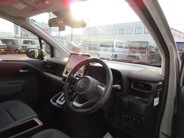 トヨタ シエンタ　ハイブリッド ハイブリッド １．５ Ｚ R4年 (甲信越・北陸) 99