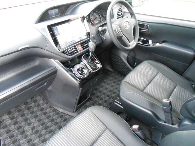 トヨタ ヴォクシー ２．０ ＺＳ H29年 (甲信越・北陸) 99