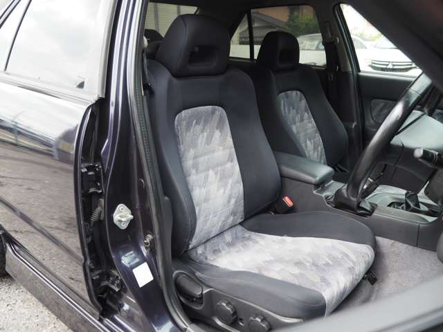 日産 スカイライン ２．５ ２５ＧＴ－ＦＯＵＲ Ｌセレクション ４ＷＤ H11年 (甲信越・北陸) 99