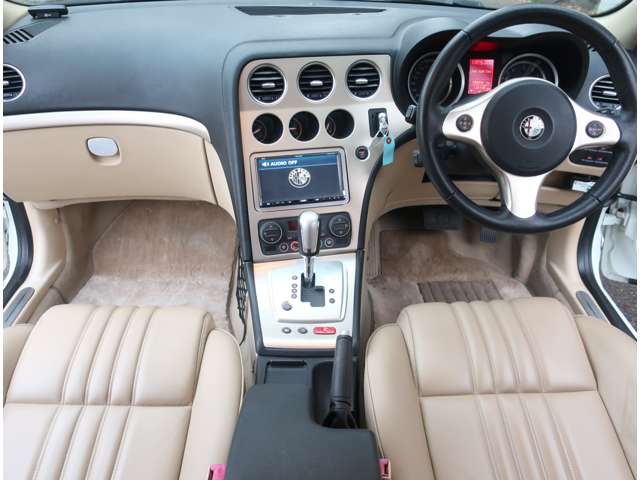 アルファロメオ アルファ１５９スポーツＷ ３．２ ＪＴＳ Ｑ４ Ｑトロニック ディスティンクティブ フレッチャ・ドーロＩＩ ４ＷＤ H20年 (関東) 99