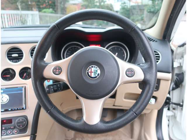 アルファロメオ アルファ１５９スポーツＷ ３．２ ＪＴＳ Ｑ４ Ｑトロニック ディスティンクティブ フレッチャ・ドーロＩＩ ４ＷＤ H20年 (関東) 99