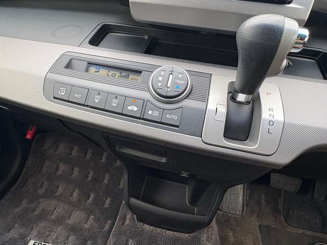ホンダ フリード　ハイブリッド １．５ ジャストセレクション H24年 (九州・沖縄) 99