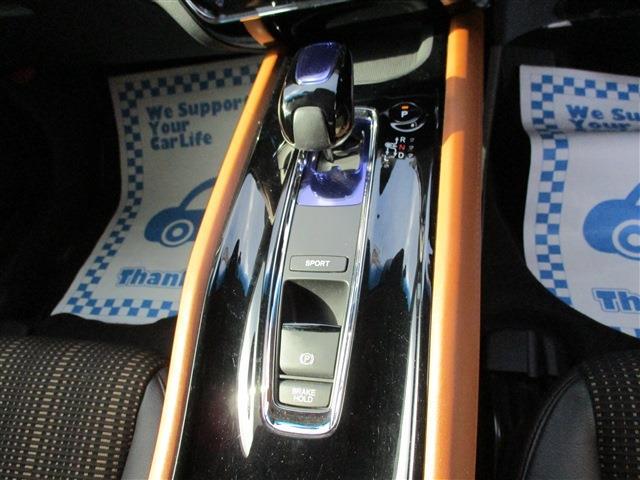 ホンダ ヴェゼル １．５ ハイブリッド Ｚ H27年 (東北) 99