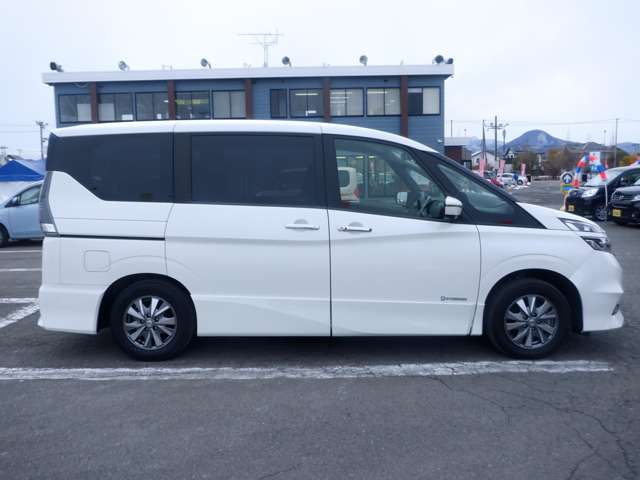日産 セレナ １．２ Ｅ－ＰＯＷＥＲ ハイウェイスター Ｖ R1年 (東北) 99
