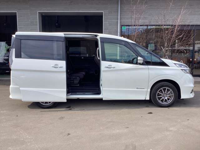 日産 セレナ １．２ Ｅ－ＰＯＷＥＲ ハイウェイスター Ｖ H30年 (東北) 99