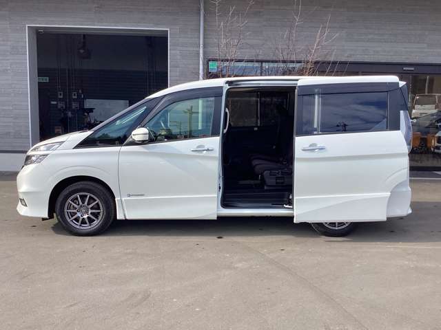 日産 セレナ １．２ Ｅ－ＰＯＷＥＲ ハイウェイスター Ｖ H30年 (東北) 99