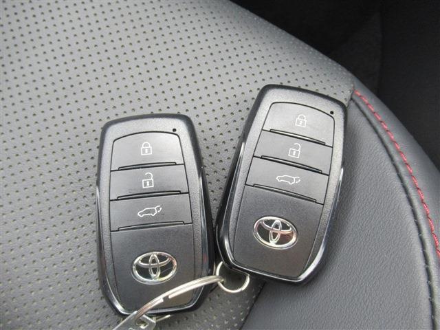 トヨタ プリウス ２．０ Ｚ Ｅ－ＦＯＵＲ ４ＷＤ R5年 (東北) 99