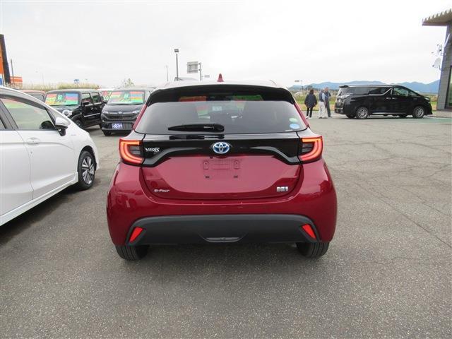 トヨタ ヤリス １．５ ハイブリッド Ｚ Ｅ－ＦＯＵＲ ４ＷＤ R2年 (東北) 99