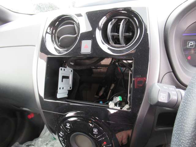 日産 ノート １．２ Ｅ－ＰＯＷＥＲ メダリスト ＦＯＵＲ ブラックアロー ４ＷＤ H30年 (東北) 99