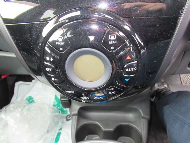 日産 ノート １．２ Ｅ－ＰＯＷＥＲ メダリスト ＦＯＵＲ ブラックアロー ４ＷＤ H30年 (東北) 99