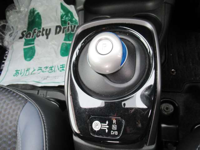日産 ノート １．２ Ｅ－ＰＯＷＥＲ メダリスト ＦＯＵＲ ブラックアロー ４ＷＤ H30年 (東北) 99