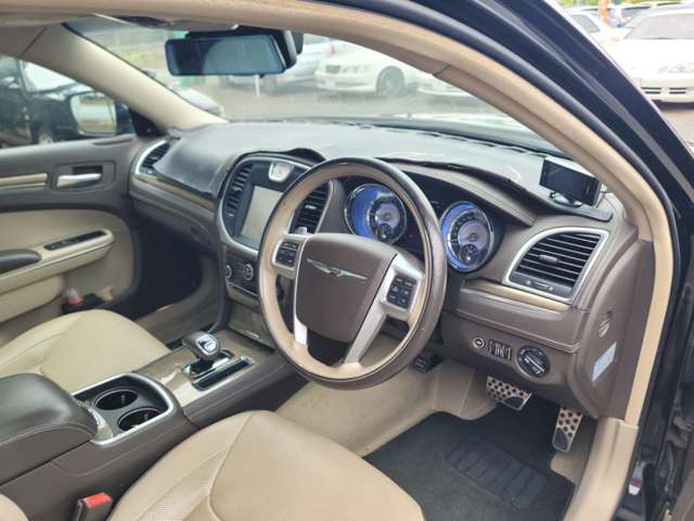 クライスラー ３００ Ｃ　ラグジュアリー H25年 (関東) 99