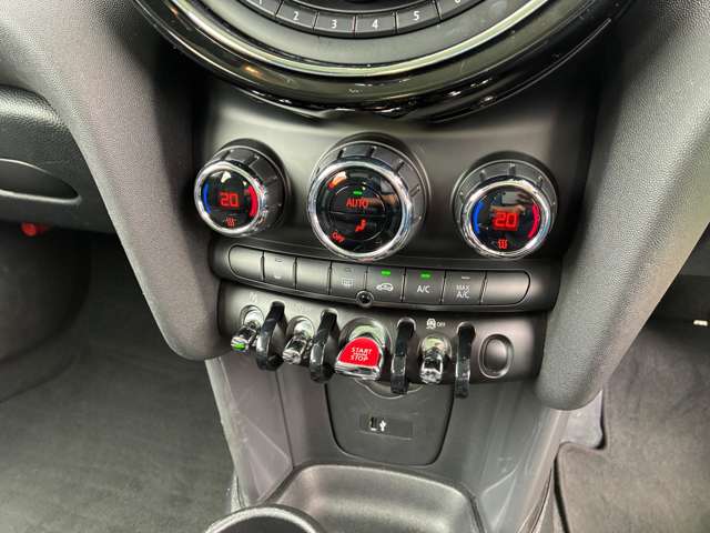 ミニ ミニ クーパー ５ドア ＤＣＴ R1年 (関東) 99