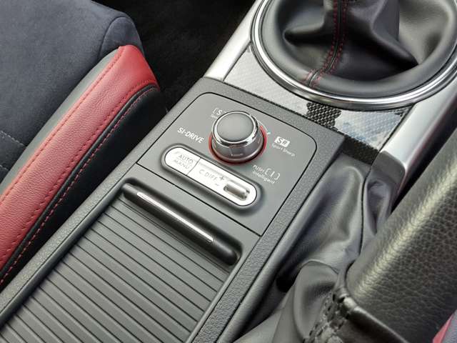 スバル ＷＲＸ　ＳＴＩ ＳＴＩ ２．０ タイプＳ ４ＷＤ H26年 (関東) 99