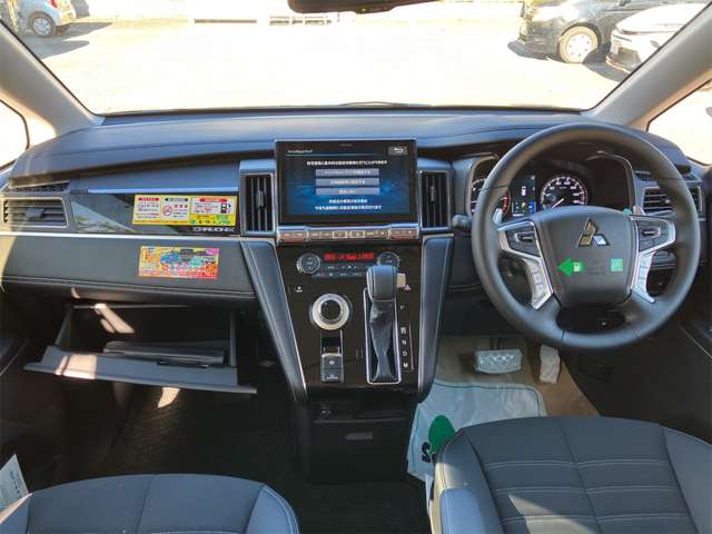 三菱 デリカ　Ｄ：５ ２．２ シャモニー 電動サイドステップ非装着車 ディーゼルターボ ４ＷＤ R7年 (関東) 99