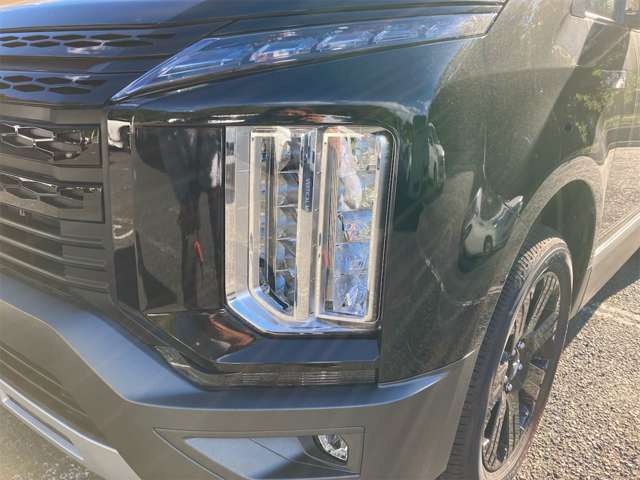 三菱 デリカ　Ｄ：５ ２．２ シャモニー 電動サイドステップ非装着車 ディーゼルターボ ４ＷＤ R7年 (関東) 99