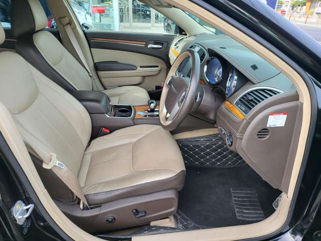 クライスラー ３００ Ｃ　ラグジュアリー H27年 (関東) 99