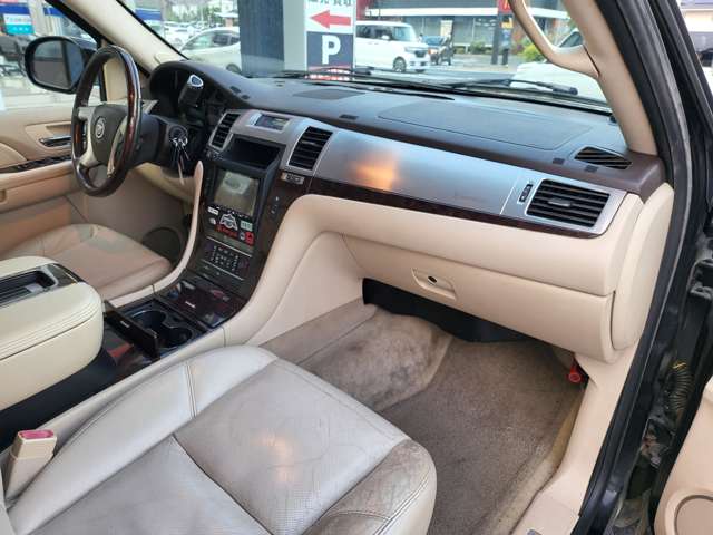 キャデラック エスカレード ＡＷＤ ４ＷＤ H22年 (関東) 99