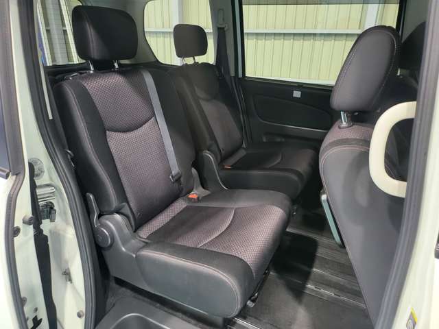 日産 セレナ ２．０ ハイウェイスター Ｇ Ｓ－ＨＹＢＲＩＤ H25年 (関東) 99