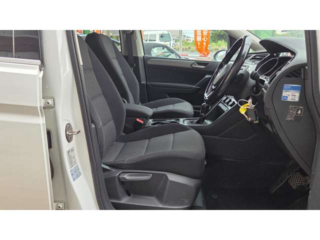 フォルクスワーゲン ゴルフトゥーラン ＴＳＩ　コンフォートライン H29年 (関東) 99