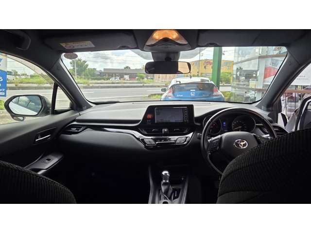 トヨタ Ｃ−ＨＲ ハイブリッド １．８ Ｓ ＬＥＤ パッケージ H30年 (関東) 99