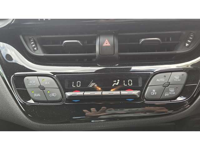 トヨタ Ｃ−ＨＲ ハイブリッド １．８ Ｓ ＬＥＤ パッケージ H30年 (関東) 99