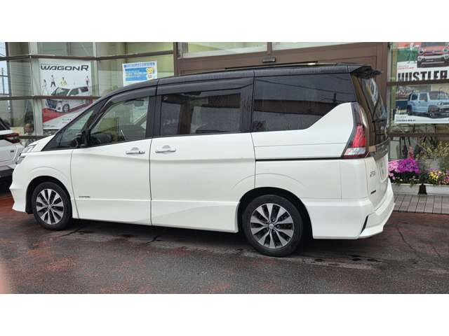 日産 セレナ ２．０ ハイウェイスター ＶセレクションＩＩ R1年 (関東) 99