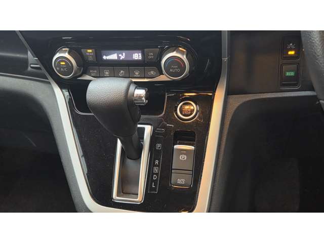 日産 セレナ ２．０ ハイウェイスター ＶセレクションＩＩ R1年 (関東) 99