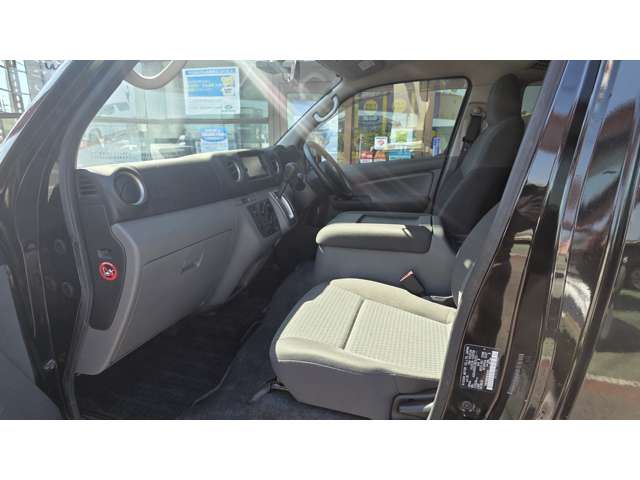 日産 ＮＶ３５０キャラバン　ワゴン ２．５ ＤＸ ロングボディ 低床 R2年 (関東) 99