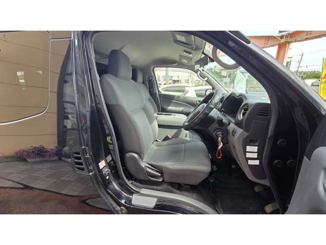 日産 ＮＶ３５０キャラバン　ワゴン ２．５ ＤＸ ロングボディ 低床 H27年 (関東) 99