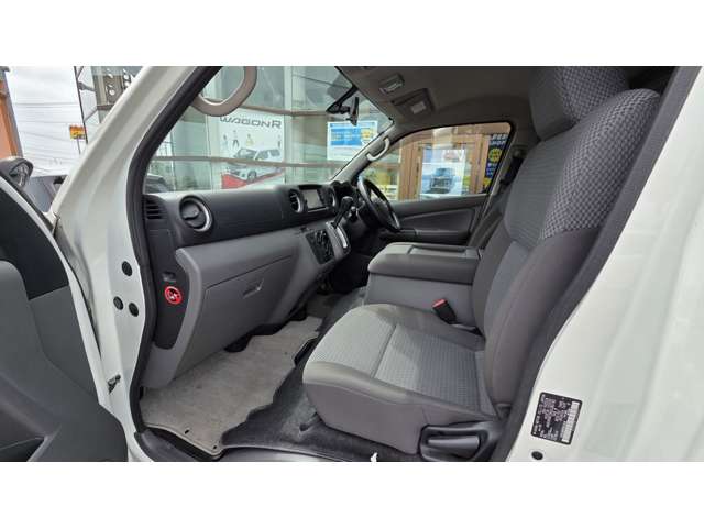 日産 ＮＶ３５０キャラバン　ワゴン ２．５ ＤＸ ロングボディ 低床 R1年 (関東) 99