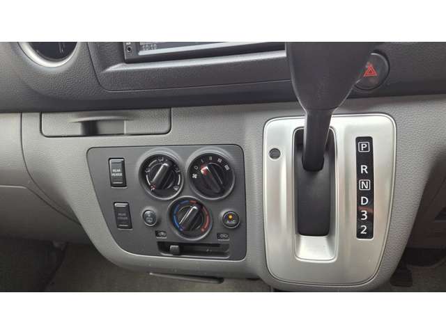 日産 ＮＶ３５０キャラバン　ワゴン ２．５ ＤＸ ロングボディ 低床 R1年 (関東) 99