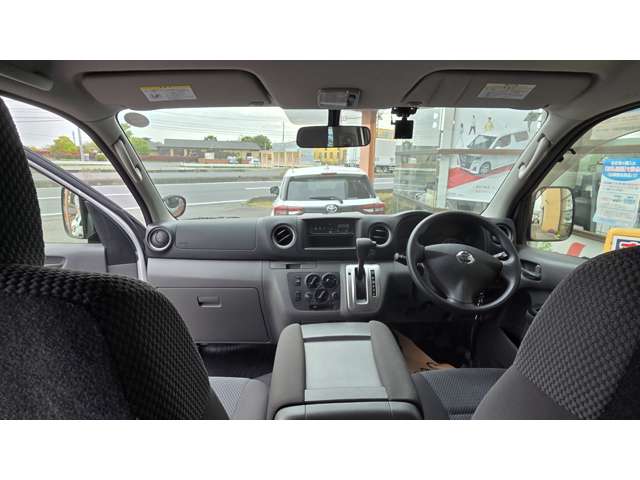 日産 ＮＶ３５０キャラバン　ワゴン ２．５ ＤＸ ロングボディ 低床 H29年 (関東) 99